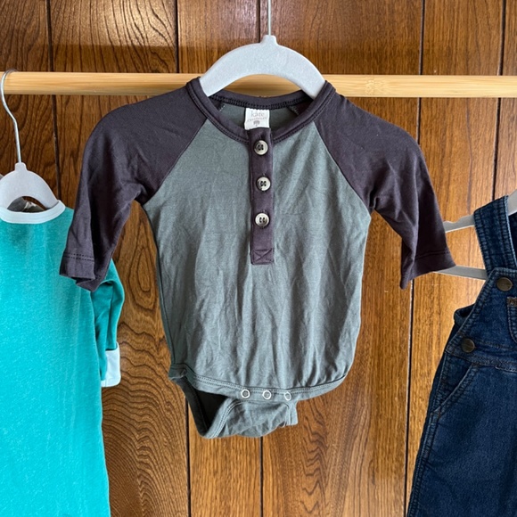 Converse, Carhartt, Kate Quinn and more (0-3 Months Baby Bundle) - Picture 6 of 7